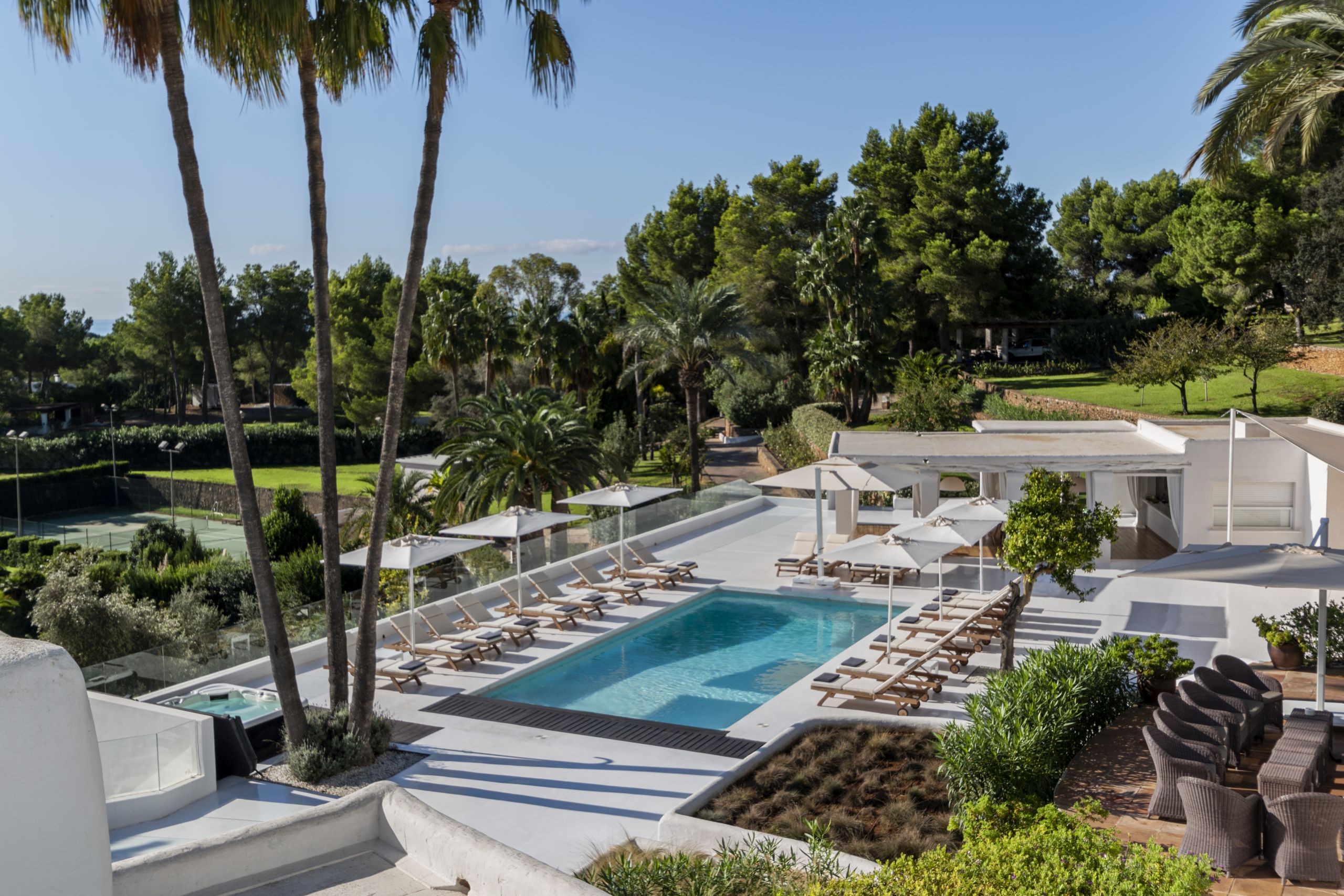 Villas con club gran resolución