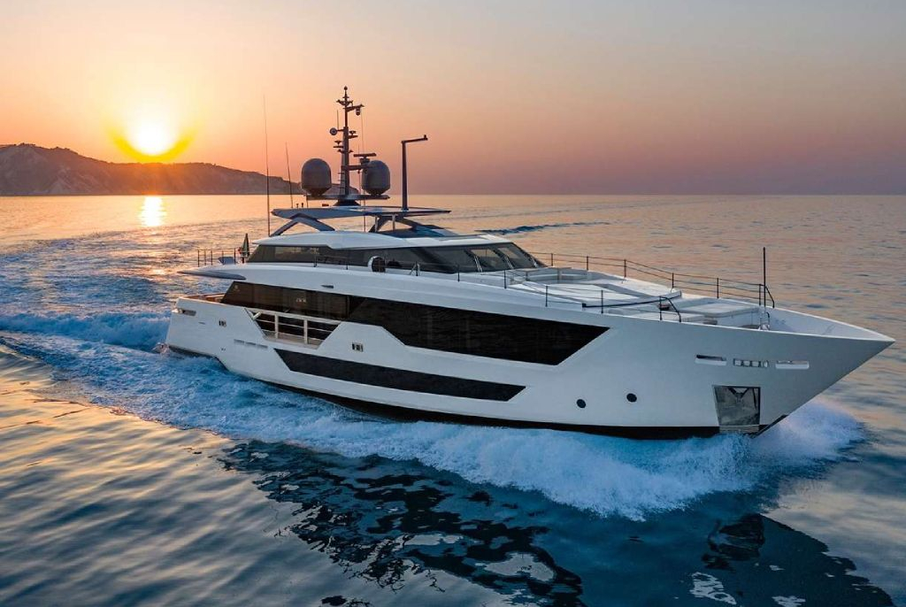 Premium yates Ferreti CL 106 - Alvium